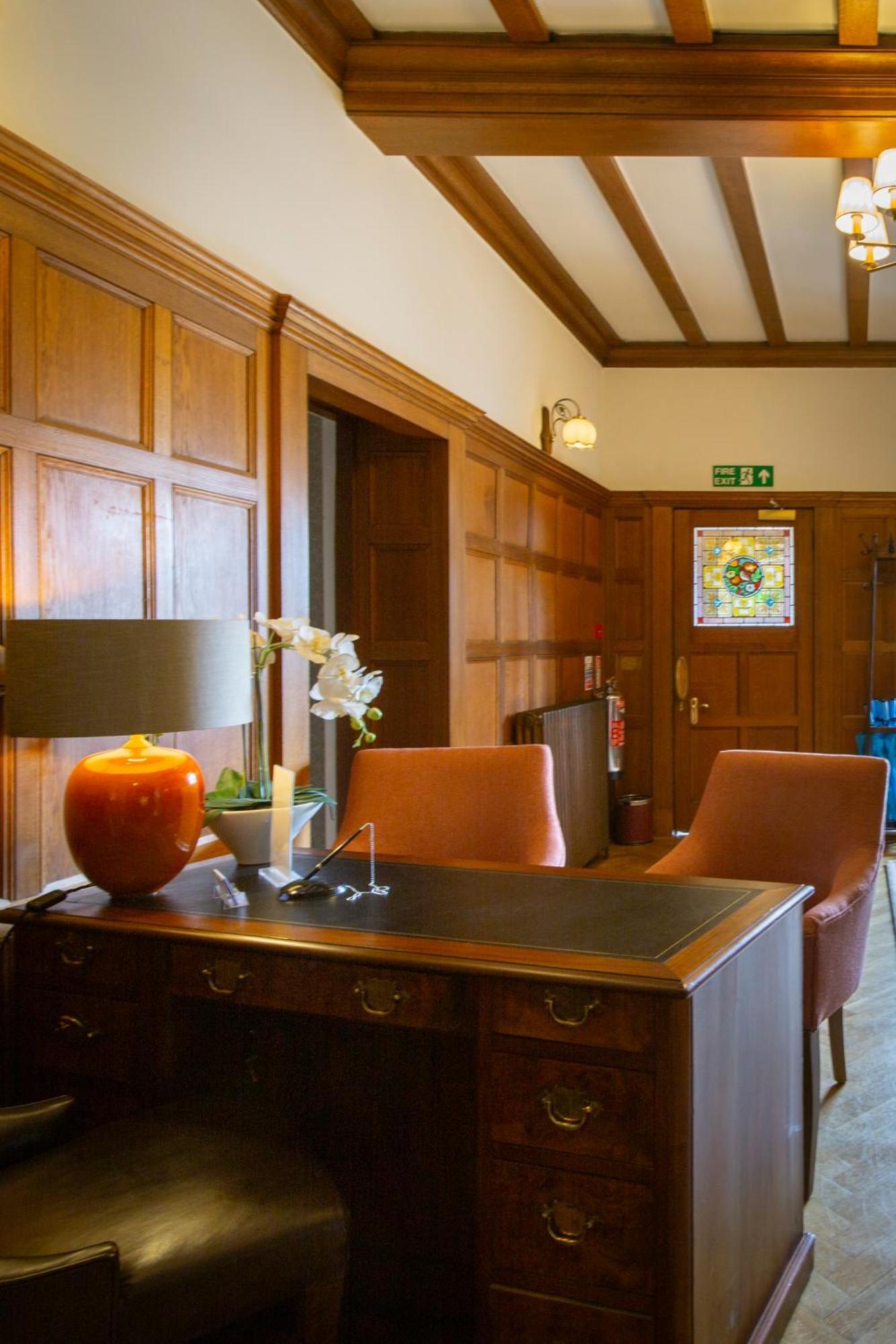 林德思·费尔乡村别墅酒店（Lindesh Fell Country House Hotel Hotel Bowness-on-Windmere）